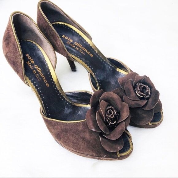 Sole Alliance Brown Suede Peep Toe Rose Flower Heels 8 Italy - Picture 4 of 10